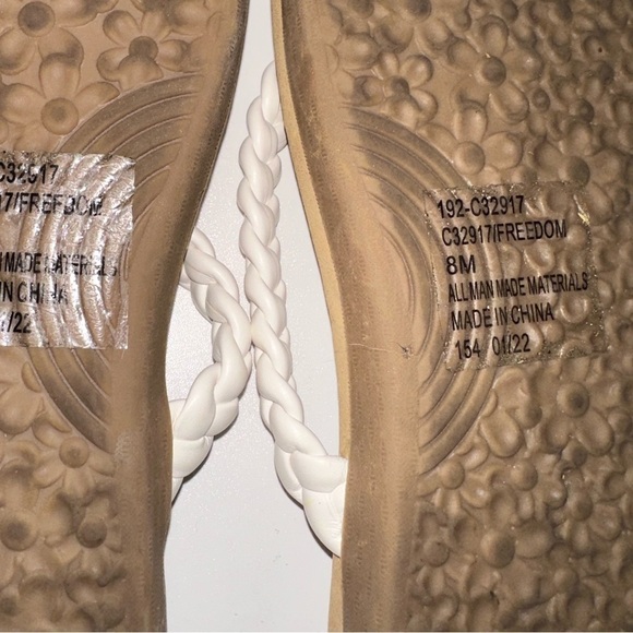 Cliffs by White Mountain white braided flip flop sandal like new 8 boho nautical - Picture 3 of 9